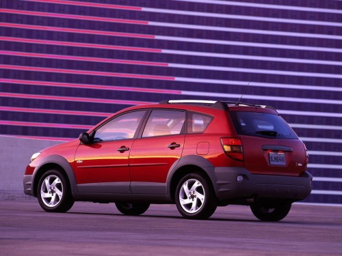 Характеристики автомобиля Pontiac Vibe 1.8 MT Base (09.2002 - 08.2004): фото, вместимость, скорость, двигатель, топливо, масса, отзывы
