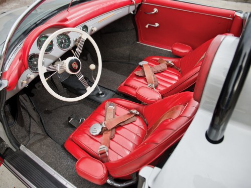 Характеристики автомобиля Porsche 356 1.6 MT 1600 Super Speedster (01.1957 - 10.1959): фото, вместимость, скорость, двигатель, топливо, масса, отзывы