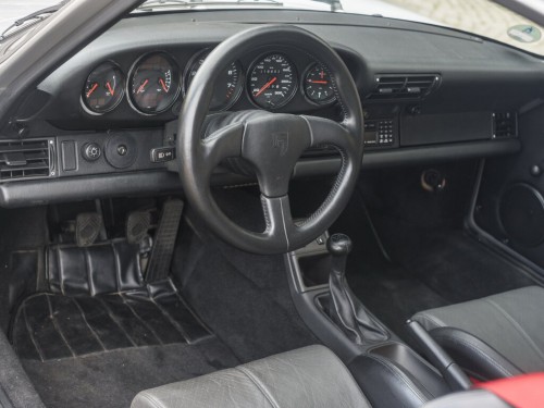 Характеристики автомобиля Porsche 911 3.3 MT Turbo (01.1990 - 01.1993): фото, вместимость, скорость, двигатель, топливо, масса, отзывы