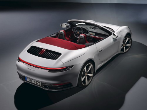 Характеристики автомобиля Porsche 911 3.0 PDK Carrera 4 GTS Cabriolet (07.2021 - н.в.): фото, вместимость, скорость, двигатель, топливо, масса, отзывы