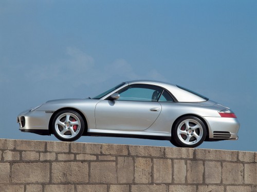 Характеристики автомобиля Porsche 911 3.7 Tiptronic Carrera 4 Cabriolet (01.2001 - 05.2004): фото, вместимость, скорость, двигатель, топливо, масса, отзывы