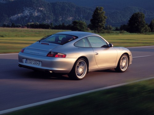 Характеристики автомобиля Porsche 911 3.7 MT Carrera 4S (01.2001 - 05.2004): фото, вместимость, скорость, двигатель, топливо, масса, отзывы