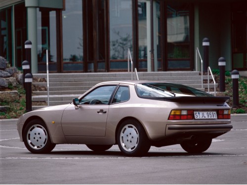 Характеристики автомобиля Porsche 944 2.5 MT 944 (01.1987 - 01.1988): фото, вместимость, скорость, двигатель, топливо, масса, отзывы