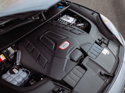Характеристики автомобиля Porsche Cayenne Coupe 4.0 Tiptronic Turbo GT (09.2021 - 04.2023): фото, вместимость, скорость, двигатель, топливо, масса, отзывы