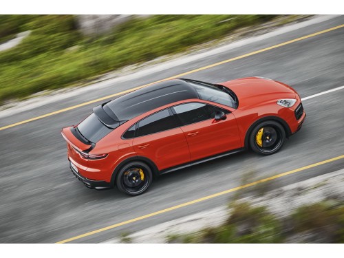 Характеристики автомобиля Porsche Cayenne Coupe 3.0 Tiptronic Platinum Edition (02.2022 - 12.2022): фото, вместимость, скорость, двигатель, топливо, масса, отзывы