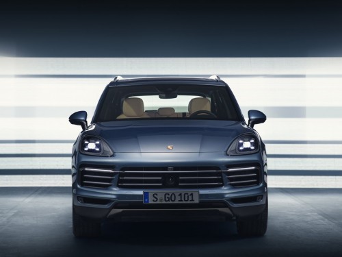 Характеристики автомобиля Porsche Cayenne 3.0 Tiptronic E-Hybrid Platinum Edition (02.2022 - 12.2022): фото, вместимость, скорость, двигатель, топливо, масса, отзывы