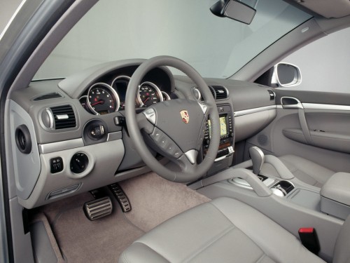 Характеристики автомобиля Porsche Cayenne 3.2 Tiptronic (02.2003 - 01.2007): фото, вместимость, скорость, двигатель, топливо, масса, отзывы