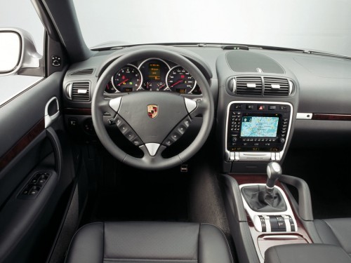 Характеристики автомобиля Porsche Cayenne 3.2 Tiptronic (02.2003 - 01.2007): фото, вместимость, скорость, двигатель, топливо, масса, отзывы