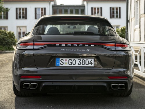 Характеристики автомобиля Porsche Panamera 2.9 PDK 4 E-Hybrid Platinum Edition Sport Turismo (12.2021 - н.в.): фото, вместимость, скорость, двигатель, топливо, масса, отзывы