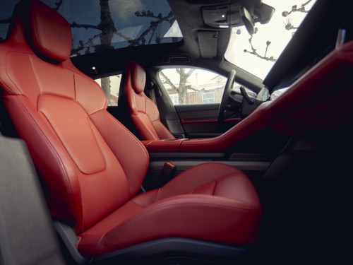 Характеристики автомобиля Porsche Taycan 93.4 kWh 4S Sport Turismo (02.2022 - 12.2022): фото, вместимость, скорость, двигатель, топливо, масса, отзывы
