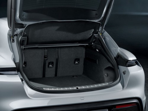 Характеристики автомобиля Porsche Taycan 93.4 kWh Turbo S Sport Turismo (01.2022 - 12.2022): фото, вместимость, скорость, двигатель, топливо, масса, отзывы