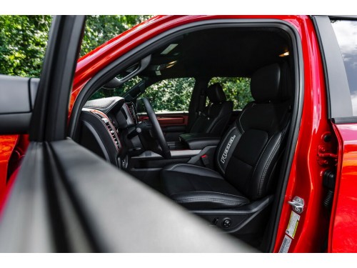 Характеристики автомобиля RAM 1500 3.0 Ecodiesel AT 4x4 Limited Crew Cab (08.2019 - н.в.): фото, вместимость, скорость, двигатель, топливо, масса, отзывы