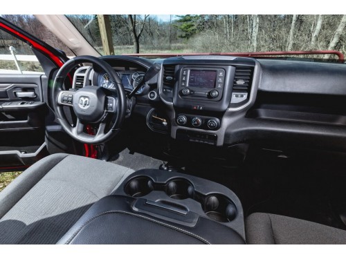 Характеристики автомобиля RAM 2500 6.4 AT 4x2 Limited Crew Cab Short Box SRW (03.2019 - н.в.): фото, вместимость, скорость, двигатель, топливо, масса, отзывы