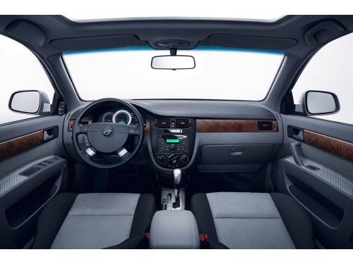 Характеристики автомобиля Ravon Gentra 1.5 AT Comfort (04.2017 - 05.2019): фото, вместимость, скорость, двигатель, топливо, масса, отзывы