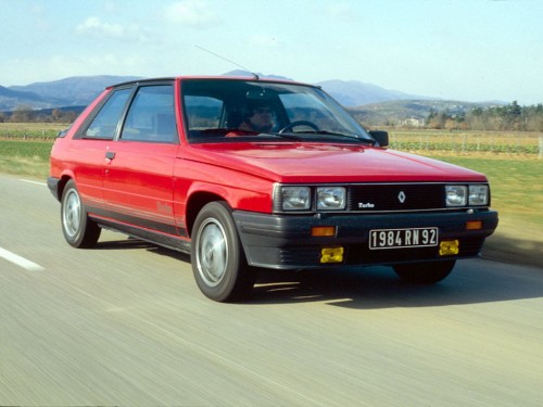 Характеристики автомобиля Renault 11 1.4 AT Automatic (05.1983 - 12.1985): фото, вместимость, скорость, двигатель, топливо, масса, отзывы
