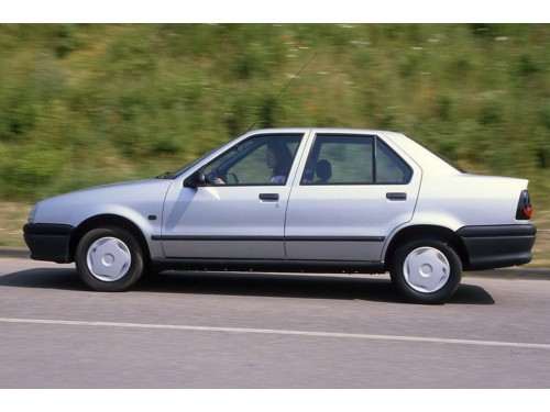 Характеристики автомобиля Renault 19 1.8 AT RN (04.1992 - 11.1995): фото, вместимость, скорость, двигатель, топливо, масса, отзывы