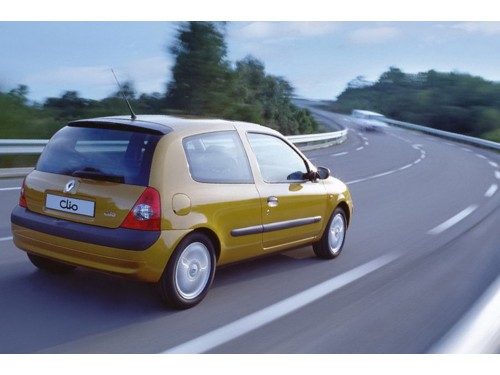 Характеристики автомобиля Renault Clio 1.2 16V MT Dynamique (06.2001 - 08.2004): фото, вместимость, скорость, двигатель, топливо, масса, отзывы