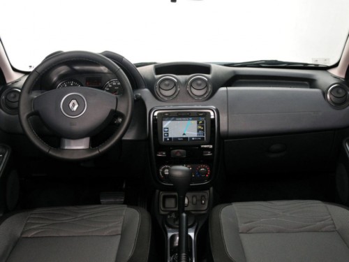 Характеристики автомобиля Renault Duster 1.6 MT 4x4 LE Adventure (05.2014 - 05.2015): фото, вместимость, скорость, двигатель, топливо, масса, отзывы