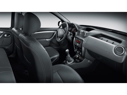 Характеристики автомобиля Renault Duster 2.0 AT 4x2 Privilege (01.2010 - 05.2015): фото, вместимость, скорость, двигатель, топливо, масса, отзывы