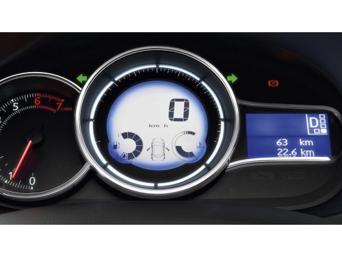 Характеристики автомобиля Renault Fluence 1.6 CVT Limited Edition (07.2015 - 06.2016): фото, вместимость, скорость, двигатель, топливо, масса, отзывы