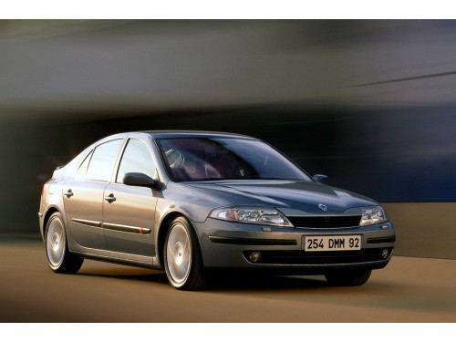 Характеристики автомобиля Renault Laguna 1.8 MT Initiale (03.2001 - 10.2004): фото, вместимость, скорость, двигатель, топливо, масса, отзывы