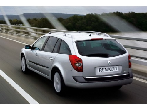Характеристики автомобиля Renault Laguna 1.9 dCi FAP MT Emotion (08.2005 - 05.2006): фото, вместимость, скорость, двигатель, топливо, масса, отзывы
