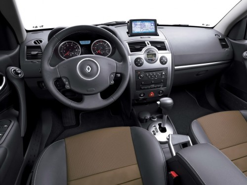 Характеристики автомобиля Renault Megane 1.9 dCi FAP AT Avantage (01.2008 - 09.2009): фото, вместимость, скорость, двигатель, топливо, масса, отзывы