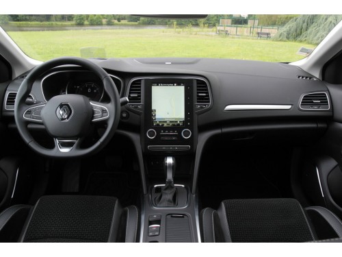 Характеристики автомобиля Renault Megane 1.2 TCe 100 MT Life (09.2016 - н.в.): фото, вместимость, скорость, двигатель, топливо, масса, отзывы