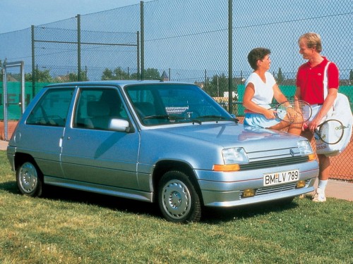 Характеристики автомобиля Renault R5 1.7i MT GTE (01.1985 - 11.1996): фото, вместимость, скорость, двигатель, топливо, масса, отзывы