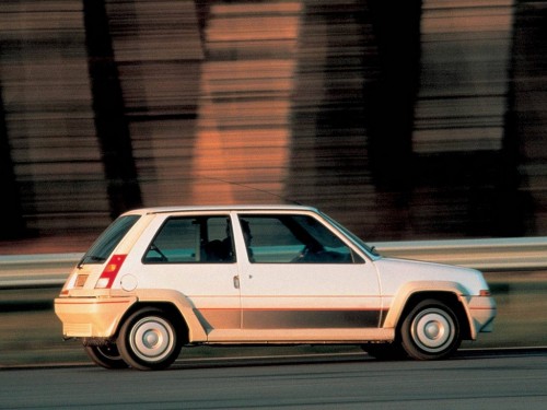 Характеристики автомобиля Renault R5 1.7 k6 MT GTX (06.1987 - 06.1994): фото, вместимость, скорость, двигатель, топливо, масса, отзывы
