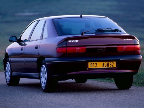Характеристики автомобиля Renault Safrane 2.0 MT RTE (07.1996 - 12.2000): фото, вместимость, скорость, двигатель, топливо, масса, отзывы