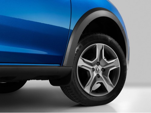 Характеристики автомобиля Renault Sandero Stepway 1.6 AT Life (10.2018 - 12.2021): фото, вместимость, скорость, двигатель, топливо, масса, отзывы