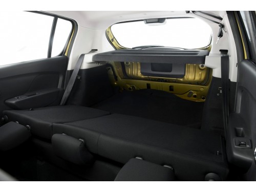 Характеристики автомобиля Renault Sandero Stepway 1.6 AT Stepway Privilege (06.2015 - 10.2018): фото, вместимость, скорость, двигатель, топливо, масса, отзывы