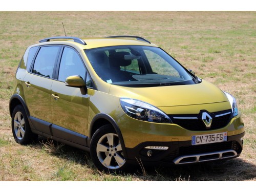 Характеристики автомобиля Renault Scenic 1.2 TCe ENERGY 115 MT Limited (05.2015 - 10.2016): фото, вместимость, скорость, двигатель, топливо, масса, отзывы
