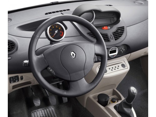Характеристики автомобиля Renault Twingo 1.2 16V MT Expression (03.2007 - 06.2010): фото, вместимость, скорость, двигатель, топливо, масса, отзывы