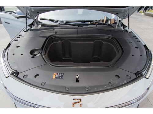 Характеристики автомобиля Rising Auto Marvel R 69.9 kWh Standard (02.2021 - 11.2022): фото, вместимость, скорость, двигатель, топливо, масса, отзывы