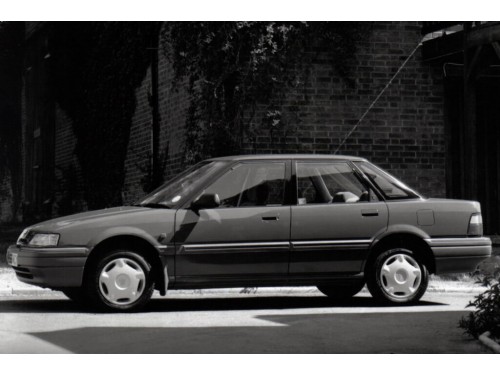 Характеристики автомобиля Rover 400 1.4 MT 414 SLi catalyst (01.1991 - 05.1991): фото, вместимость, скорость, двигатель, топливо, масса, отзывы