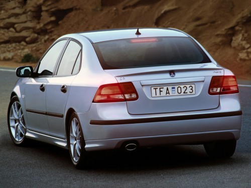 Характеристики автомобиля Saab 9-3 2.0 AT Vector (01.2002 - 09.2007): фото, вместимость, скорость, двигатель, топливо, масса, отзывы