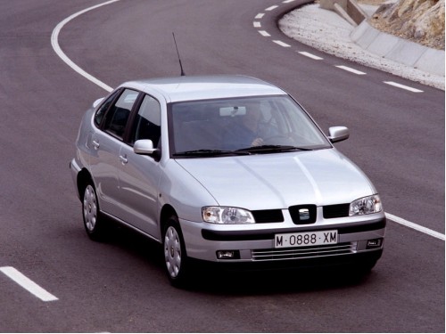 Характеристики автомобиля SEAT Cordoba 1.6 MT Signo (10.1999 - 10.2000): фото, вместимость, скорость, двигатель, топливо, масса, отзывы