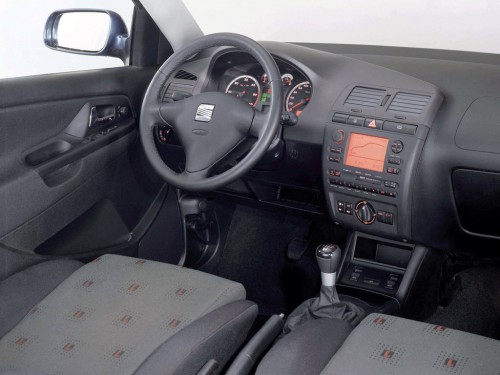 Характеристики автомобиля SEAT Cordoba 1.6 MT Signo (10.1999 - 10.2000): фото, вместимость, скорость, двигатель, топливо, масса, отзывы