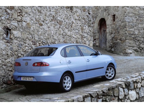 Характеристики автомобиля SEAT Cordoba 1.4 MT Fresh (10.2002 - 09.2009): фото, вместимость, скорость, двигатель, топливо, масса, отзывы