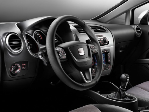 Характеристики автомобиля SEAT Leon 1.8 TSI DSG Style Copa+ (08.2012 - 05.2013): фото, вместимость, скорость, двигатель, топливо, масса, отзывы