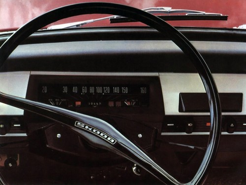 Характеристики автомобиля Skoda 100 1.0 MT 100L (09.1969 - 11.1977): фото, вместимость, скорость, двигатель, топливо, масса, отзывы