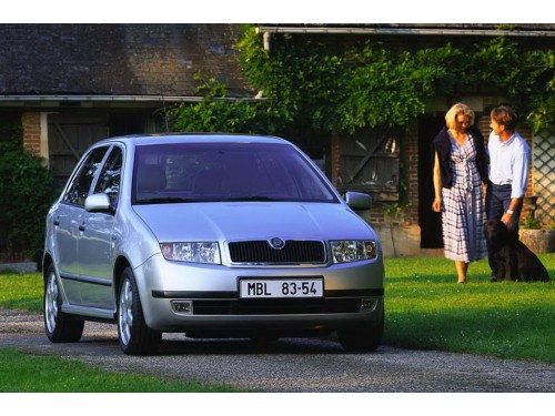 Характеристики автомобиля Skoda Fabia 1.4 AT Elegance (01.2000 - 07.2004): фото, вместимость, скорость, двигатель, топливо, масса, отзывы