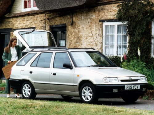 Характеристики автомобиля Skoda Felicia 1.3 MPI MT LX (08.1996 - 12.1997): фото, вместимость, скорость, двигатель, топливо, масса, отзывы