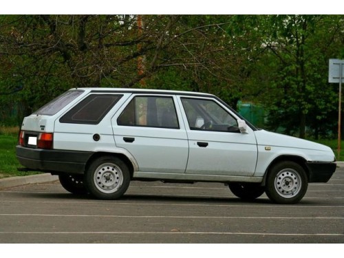 Характеристики автомобиля Skoda Forman 1.3 MT 135 L k (03.1990 - 11.1994): фото, вместимость, скорость, двигатель, топливо, масса, отзывы