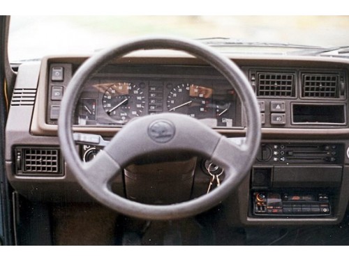 Характеристики автомобиля Skoda Forman 1.3 MT 135 GLX (07.1993 - 11.1994): фото, вместимость, скорость, двигатель, топливо, масса, отзывы