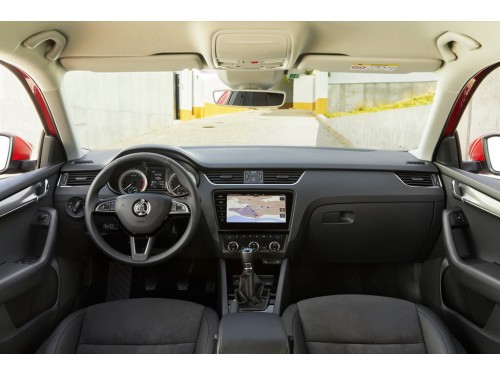 Характеристики автомобиля Skoda Octavia 1.0 TSI DSG Style (12.2016 - 05.2019): фото, вместимость, скорость, двигатель, топливо, масса, отзывы