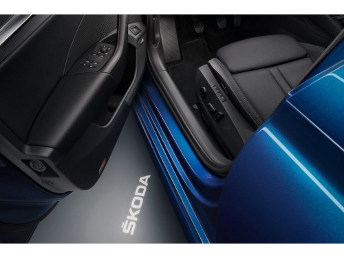 Характеристики автомобиля Skoda Octavia 1.4 TSI MT Ambition Plus (09.2020 - 03.2022): фото, вместимость, скорость, двигатель, топливо, масса, отзывы