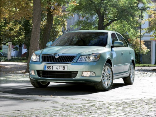 Характеристики автомобиля Skoda Octavia 1.2 TSI MT Active (02.2010 - 04.2013): фото, вместимость, скорость, двигатель, топливо, масса, отзывы